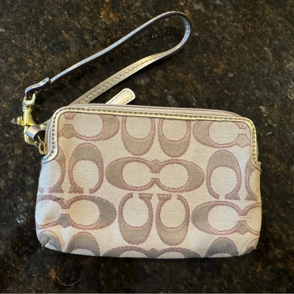 COACH Wristlet EUC - Picture 3 of 5